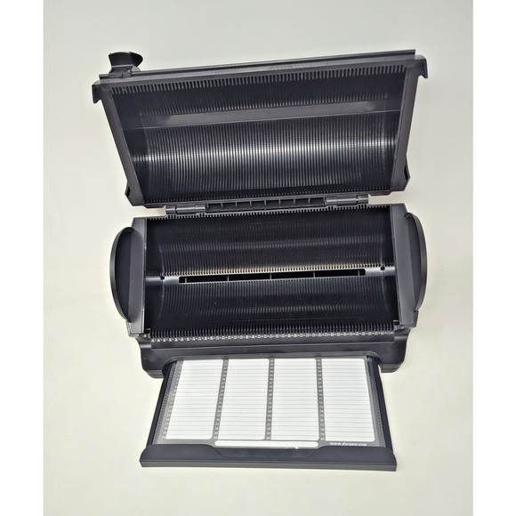 Discgear 80 CD DVD Games Disc Holder Storage Organizer Selector Black Hard Case - Picture 2 of 4